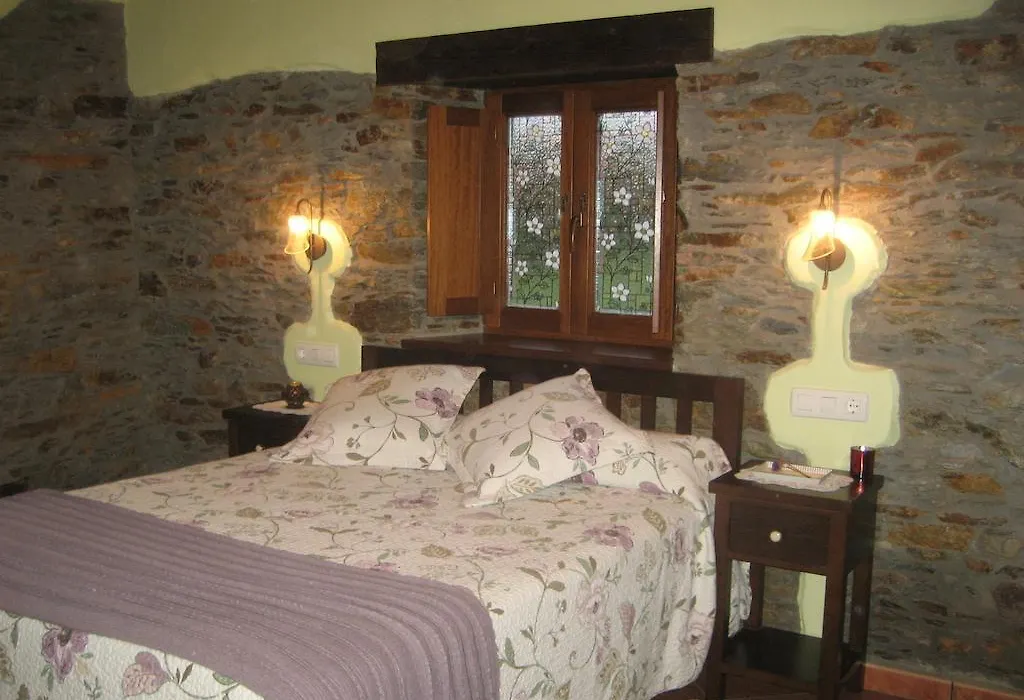 Apartamentos Rurales Romallande-1